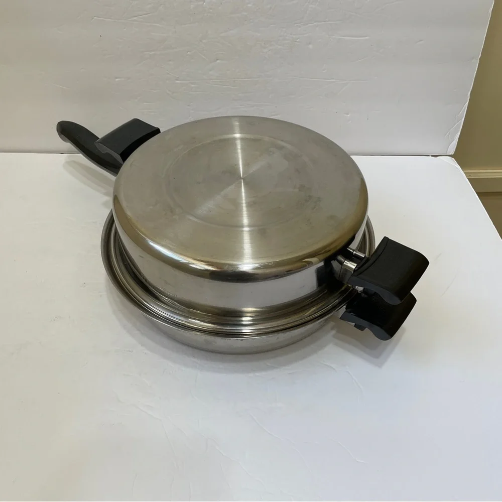 VINTAGE NEW ERA STAINLESS‎ STEEL SKILLET WITH LID AND EGG POACHER